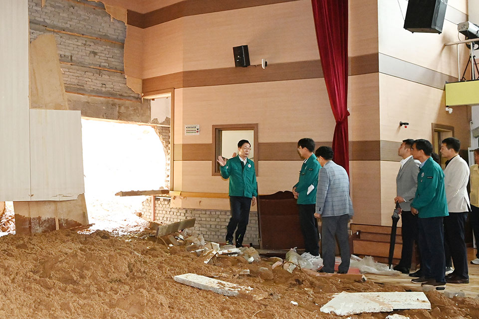 ▲안동 성창여자고등학교 폭우 피해 현장.(사진 경북교육청 제공)