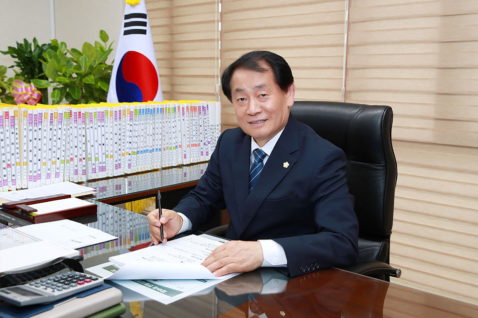▲제9대 안동시의회 후반기 김경도 의장.(사진 안동시의회 제공)